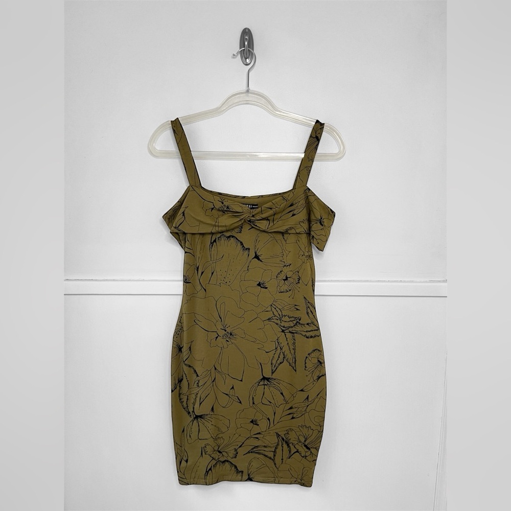 Guess Off the Shoulder Cabana Bloom Dress NWT - Picture 8 of 16